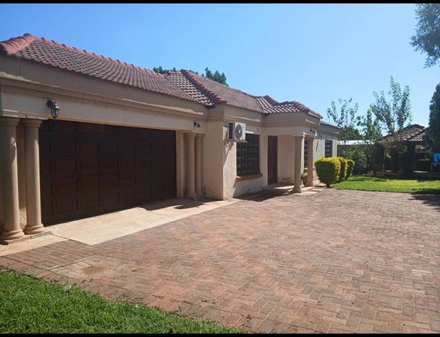 4 BEDROOM HOUSE FOR SALE IN MOKOPANE RURAL